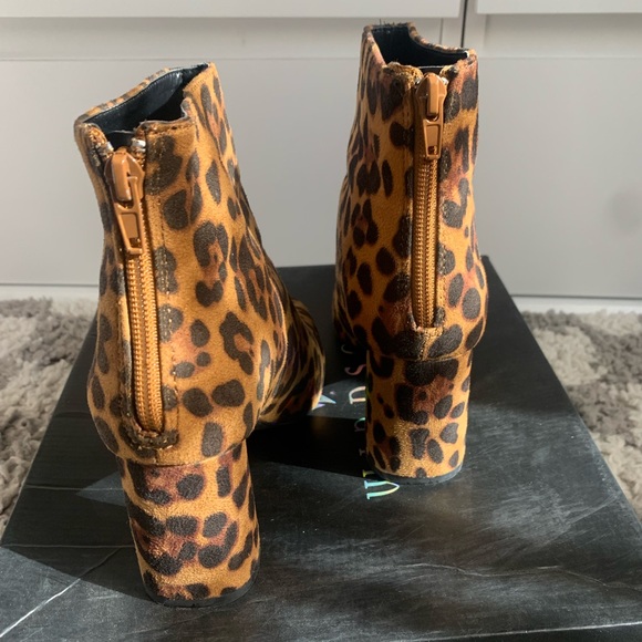 Windsor Leopard Print Booties - Picture 2 of 4